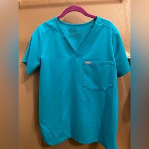 Like new! Teals figs top size medium